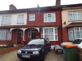 3 bedroom Terraced for sale